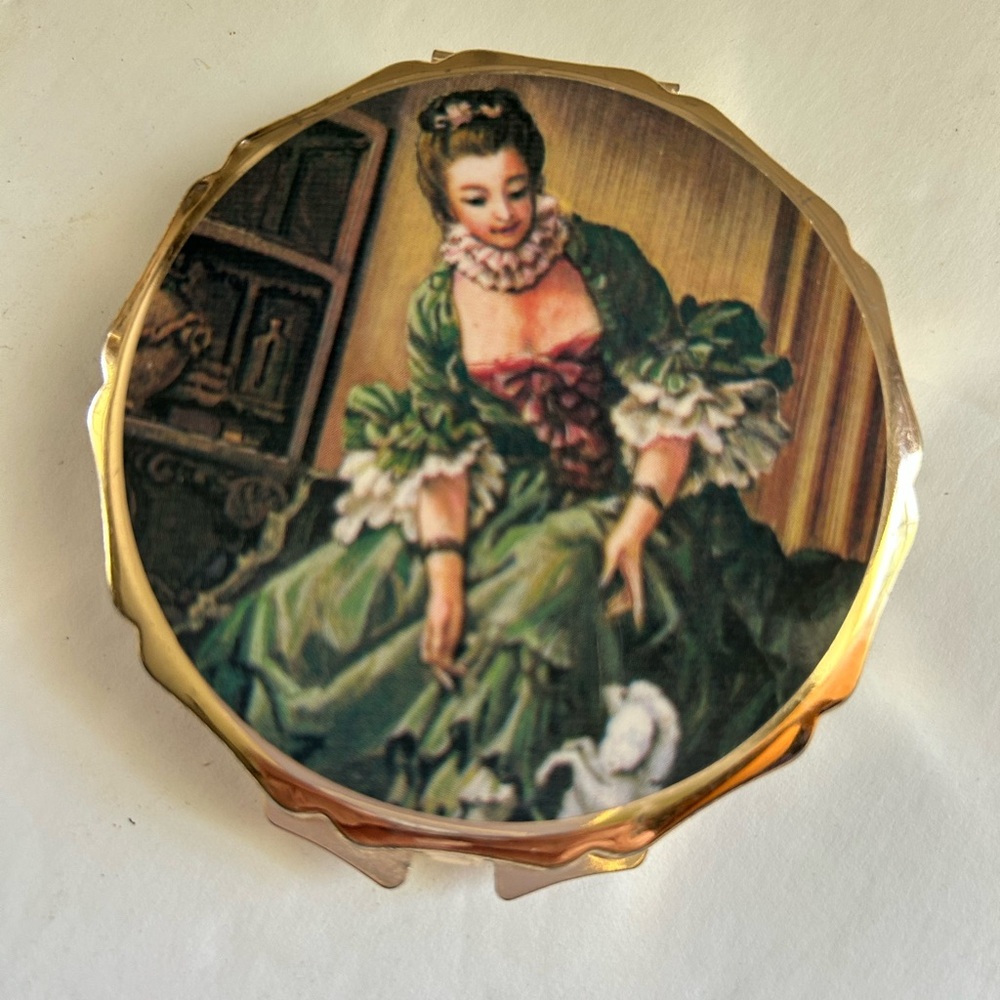 Vintage Compact by Stratton